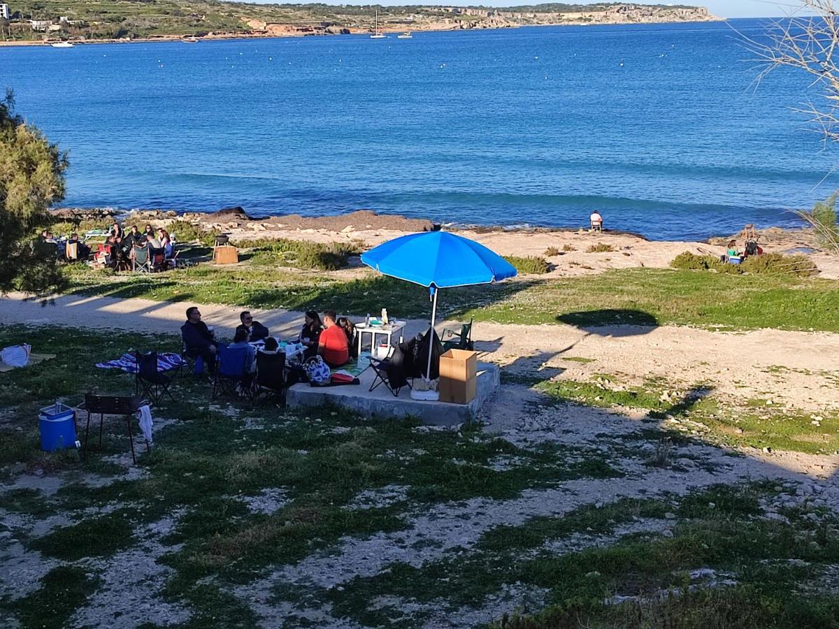 Beachfront With Seaviews Apartment No56 Award Winner Unbeatable Location For Closeness To The Sea Ideal For Guests Looking For Winter Spring And Autumn Breaks In Sunny Malta Also Ideal For Coastal Hikers Mellieha Ngoại thất bức ảnh